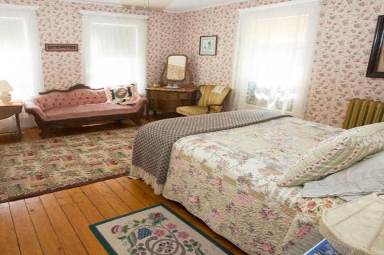 Blooming Inn Shelburne Falls Exteriör bild