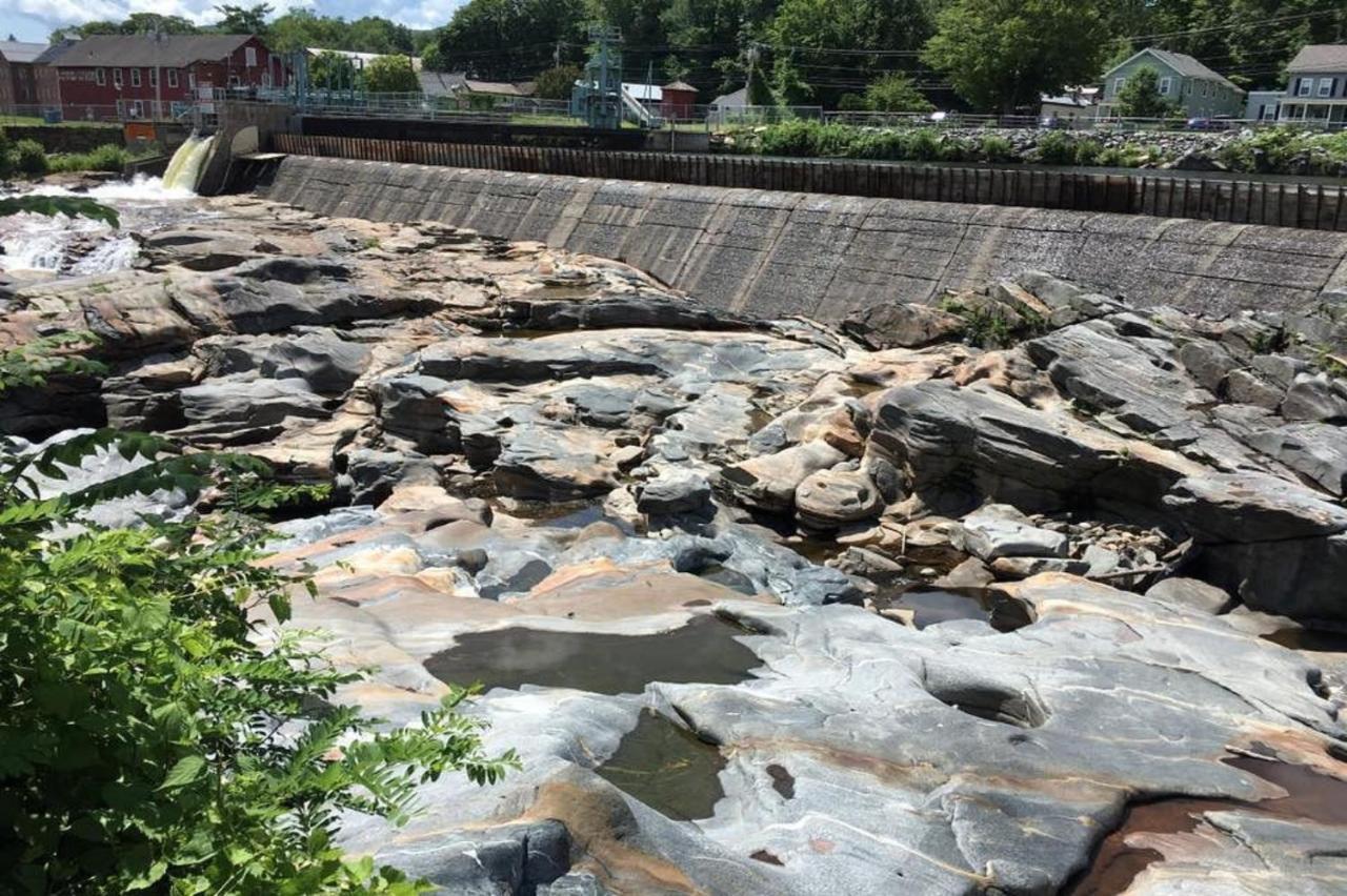 Blooming Inn Shelburne Falls Exteriör bild