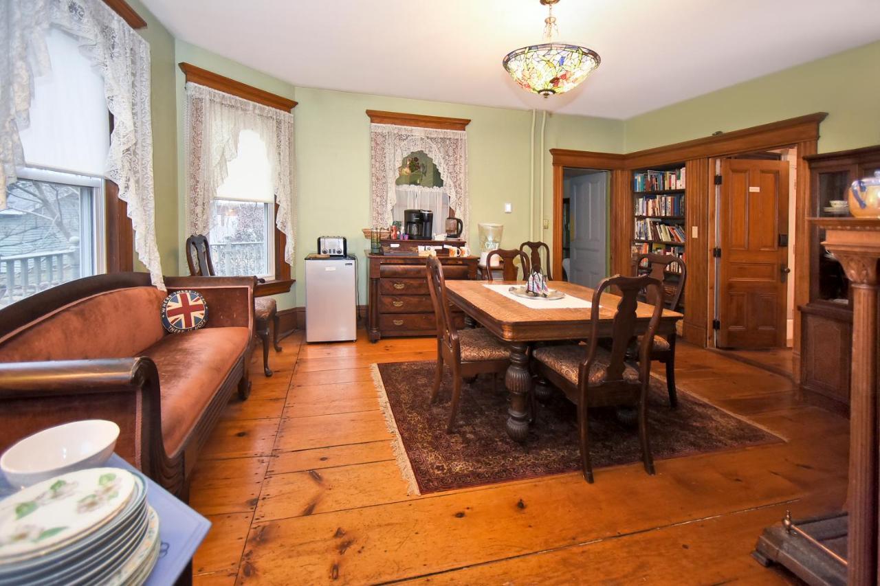Blooming Inn Shelburne Falls Exteriör bild