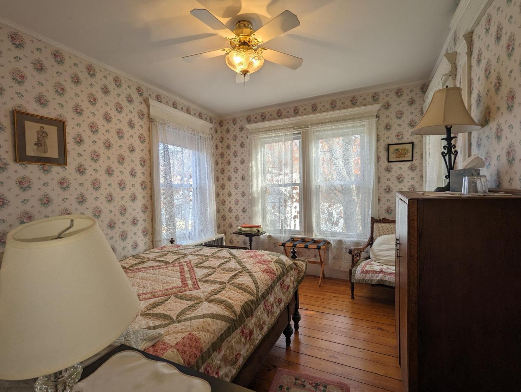 Blooming Inn Shelburne Falls Exteriör bild